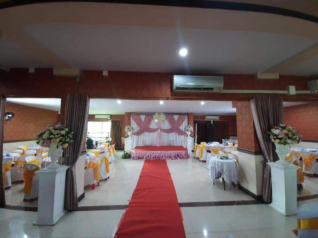 Le Parc Wangnang Hotel Phitsanulok Zewnętrze zdjęcie