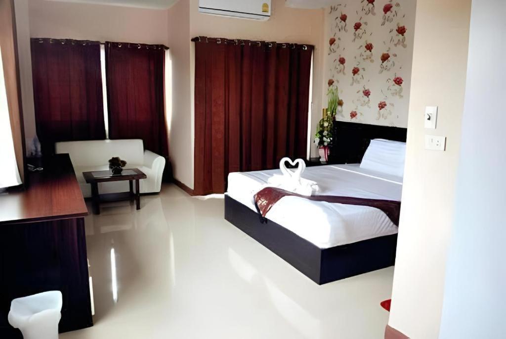 Le Parc Wangnang Hotel Phitsanulok Zewnętrze zdjęcie