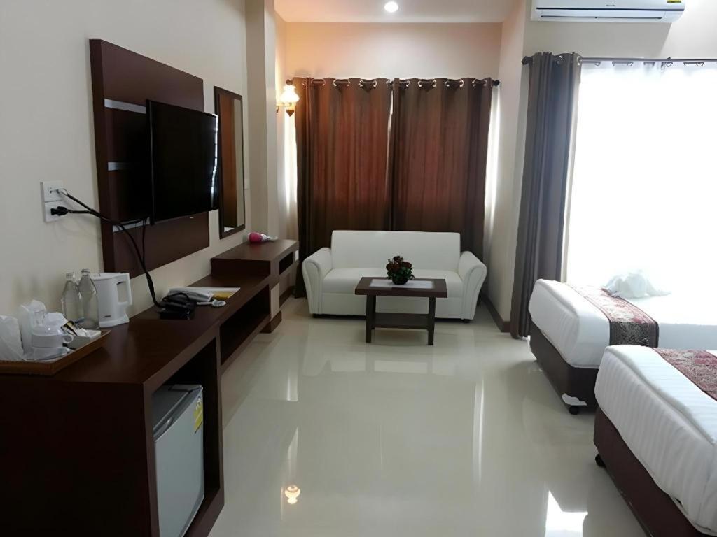 Le Parc Wangnang Hotel Phitsanulok Zewnętrze zdjęcie