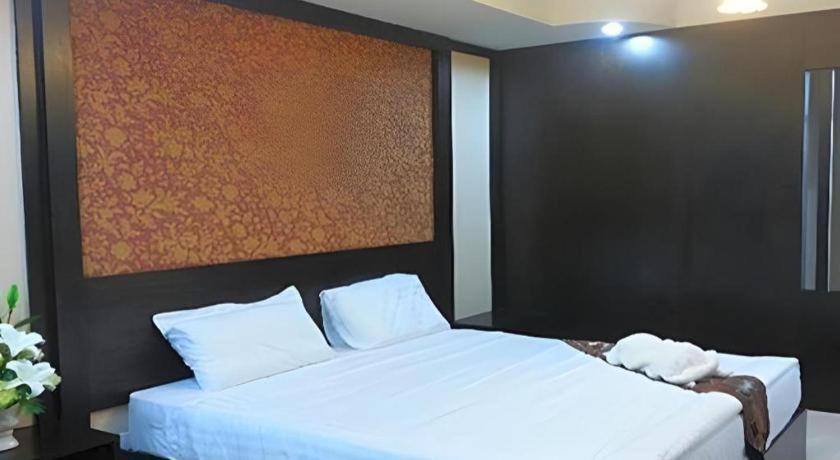Le Parc Wangnang Hotel Phitsanulok Zewnętrze zdjęcie
