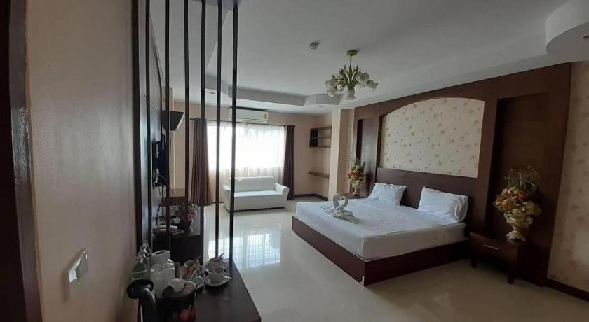 Le Parc Wangnang Hotel Phitsanulok Zewnętrze zdjęcie
