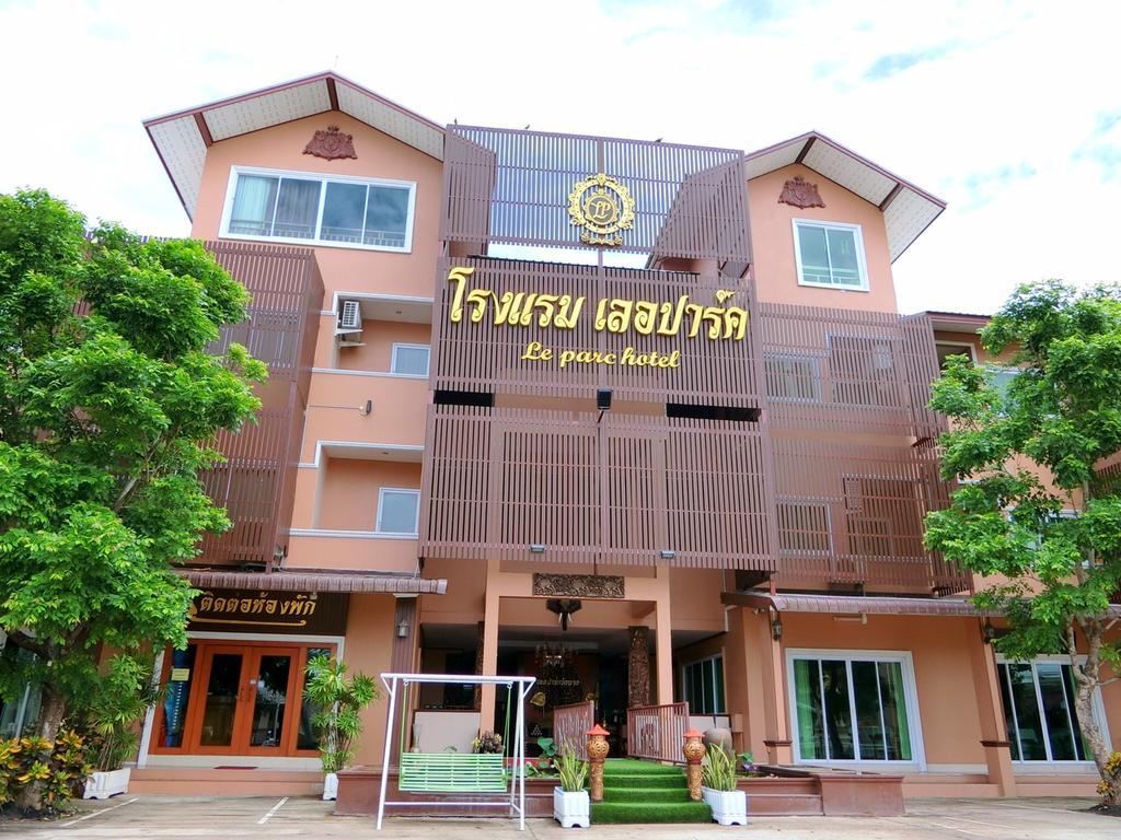 Le Parc Wangnang Hotel Phitsanulok Zewnętrze zdjęcie